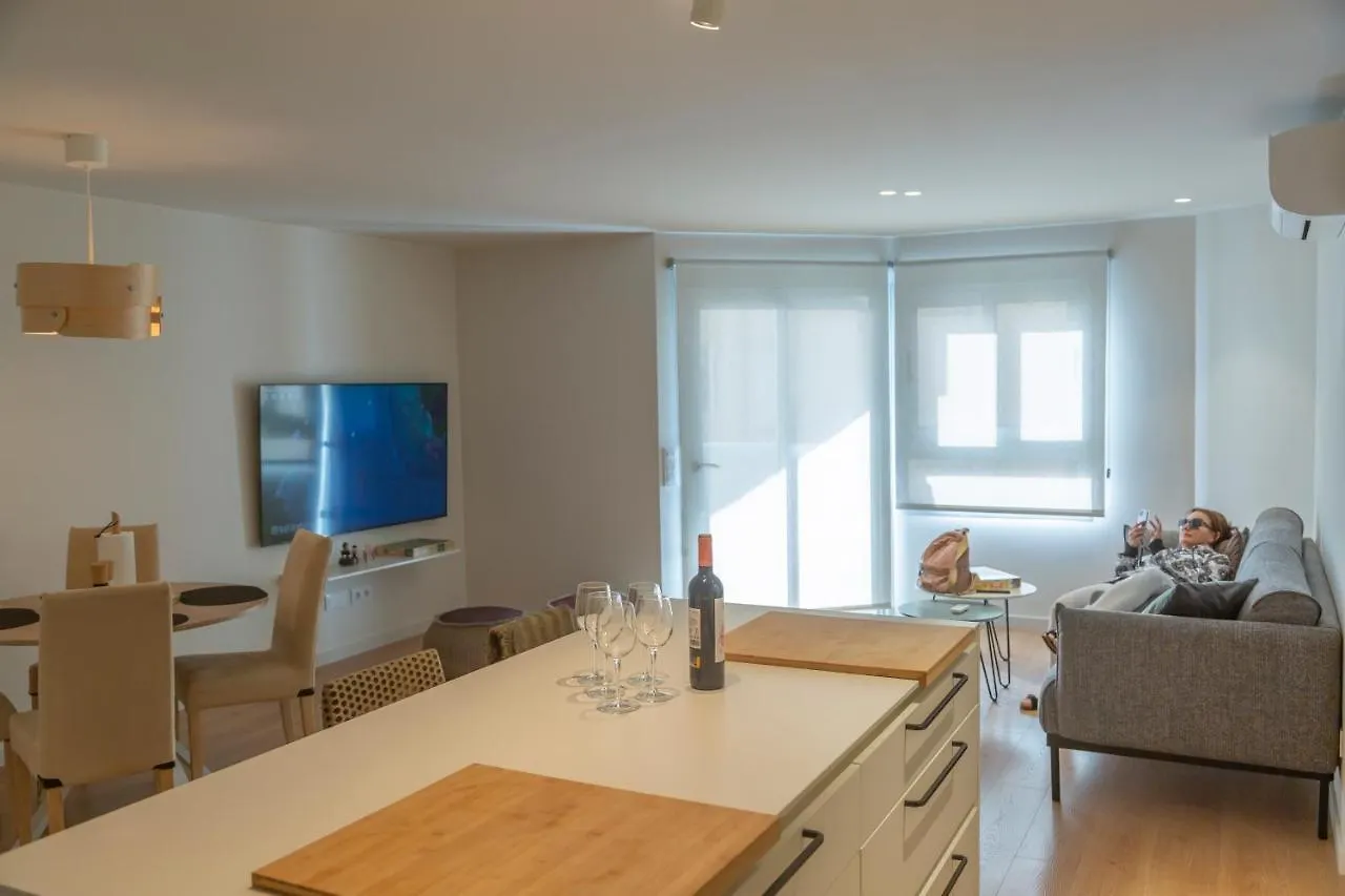 Ferienwohnung Radazul Seafront 33 Apartment