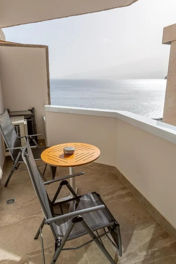 Ferienwohnung Radazul Seafront 33 Apartment